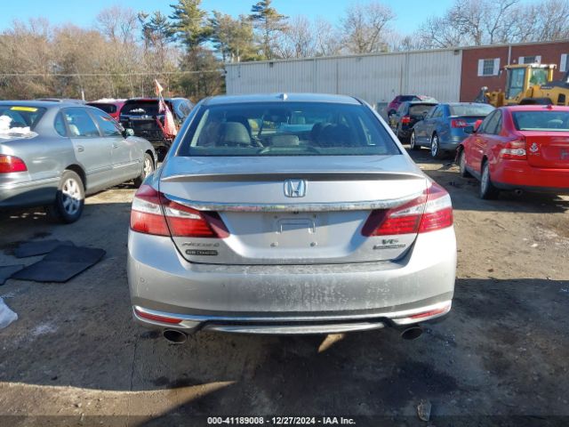 1HGCR3F92GA012537 Honda Accord Touring