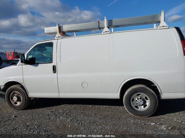 Chevrolet Express 3500 Work Van 2019 1GCZGGFG3K1369870 Image 14
