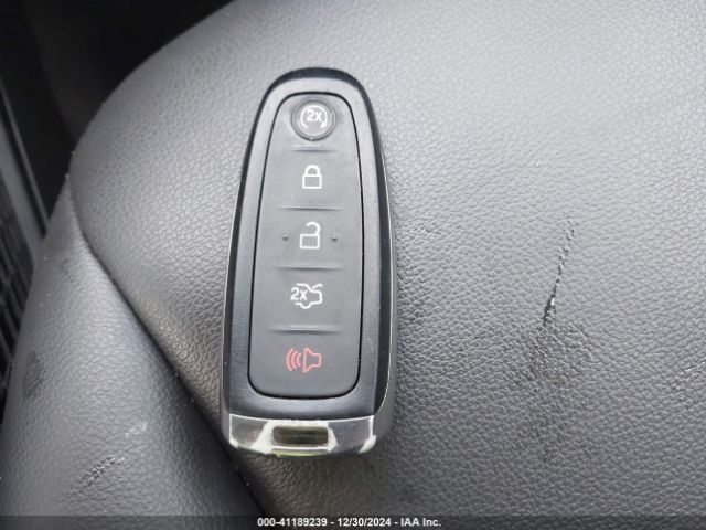 1FMCU9HD2KUC49484 Ford ESCAPE SEL