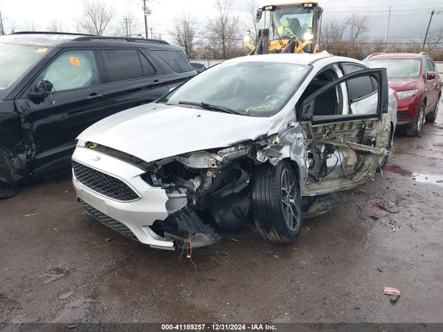 Ford FOCUS SE 2015 1FADP3F24FL240253 Image 2