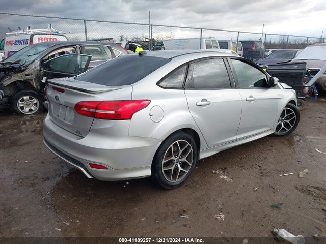 Ford FOCUS SE 2015 1FADP3F24FL240253 Image 4