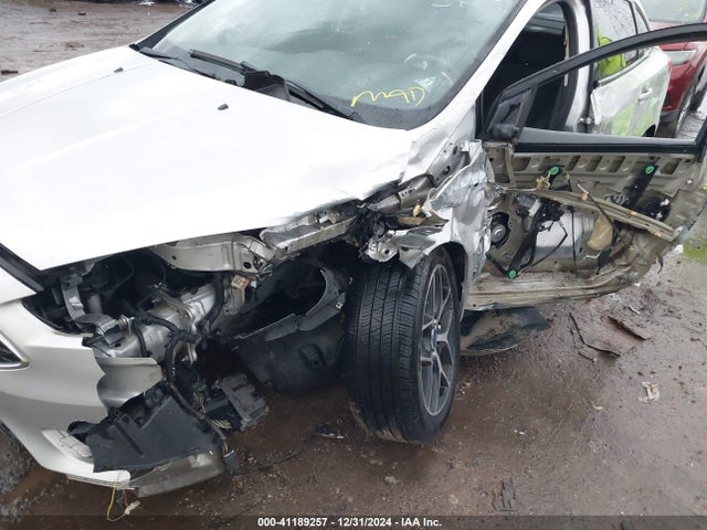 Ford FOCUS SE 2015 1FADP3F24FL240253 Image 6