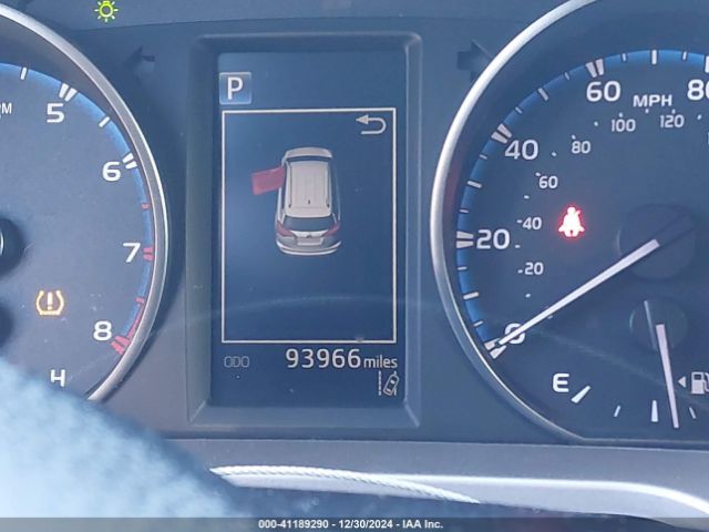 JTMBFREV7JJ245552 Toyota RAV4 LE