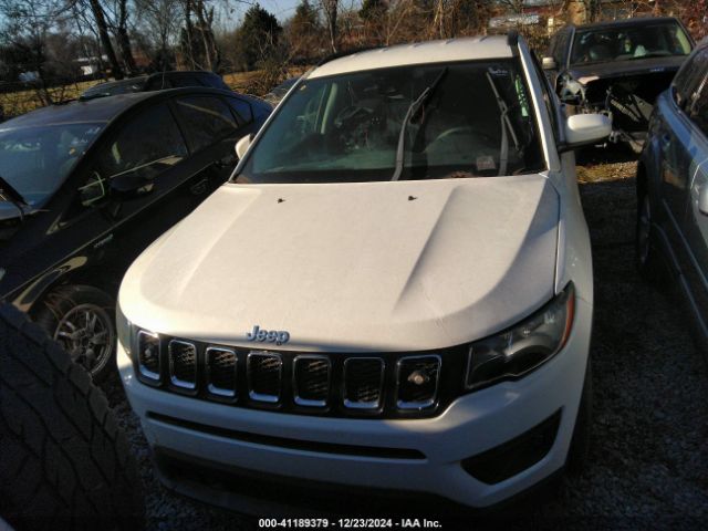 3C4NJDBB9KT671925 Jeep Compass Latitude 4x4