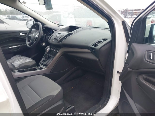 1FMCU0GX8EUC74658 Ford ESCAPE SE