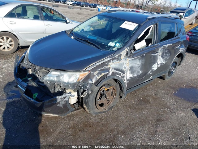 Toyota RAV4 LE 2014 JTMBFREV7E5030509 Image 2