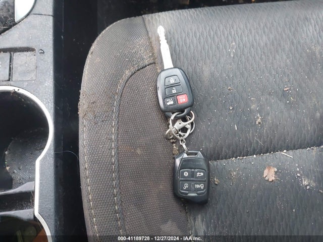 Toyota COROLLA LE 2018 2T1BURHE9JC966081 Image 11