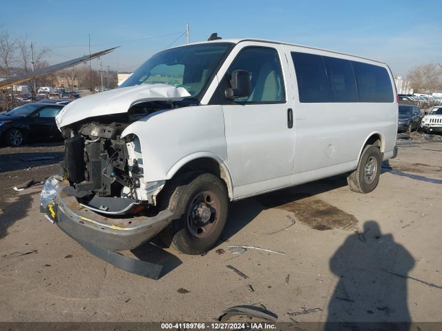 1GAWGFFG7J1221547 Chevrolet Express 2500 Lt