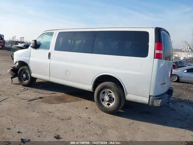 1GAWGFFG7J1221547 Chevrolet Express 2500 Lt