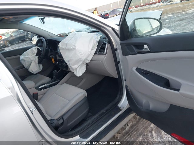 KM8J3CA45JU771719 Hyundai TUCSON SEL