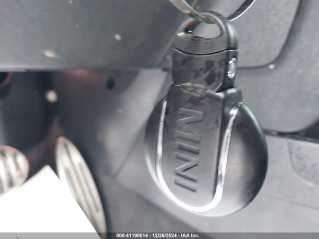 2017 MINI COUNTRYMAN WMZYV5C32H3E02607 Photo 10