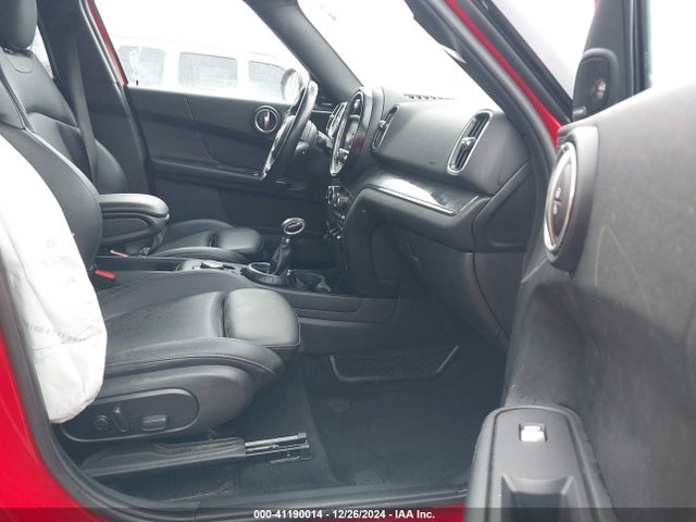 2017 MINI COUNTRYMAN WMZYV5C32H3E02607 Photo 4