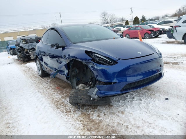 2023 TESLA MODEL Y 7SAYGDEE2PF837373 Photo 0