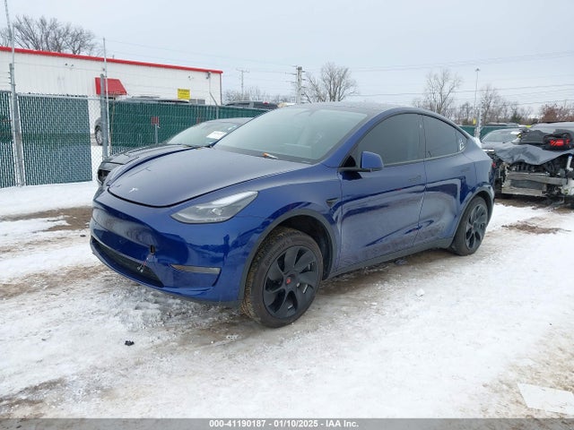 2023 TESLA MODEL Y 7SAYGDEE2PF837373 Photo 1