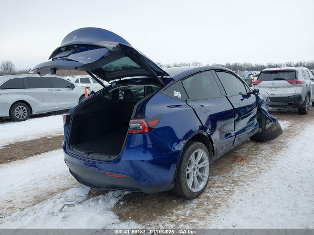 2023 TESLA MODEL Y 7SAYGDEE2PF837373 Photo 3