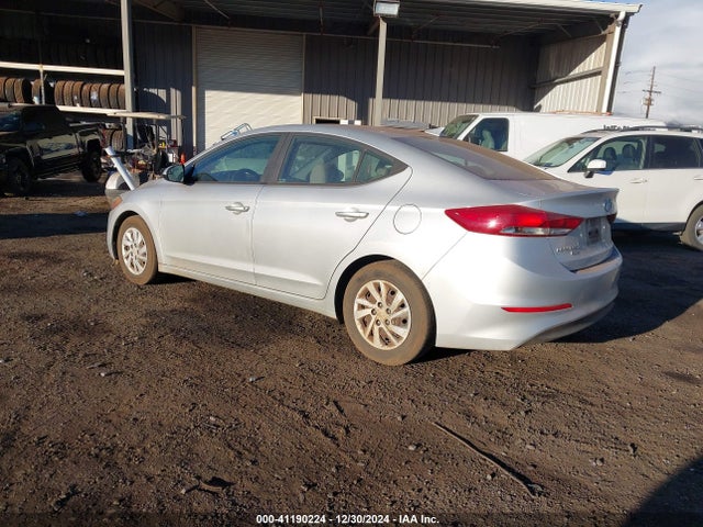 Hyundai ELANTRA SE 2017 5NPD74LFXHH153679 Image 3