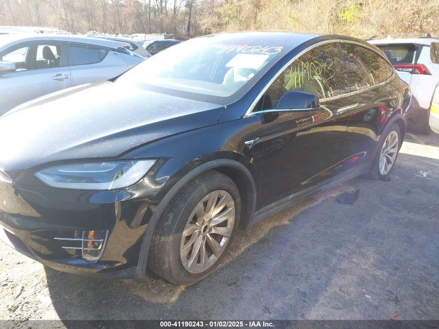 2017 TESLA MODEL X 5YJXCDE4XHF055805 Photo 1