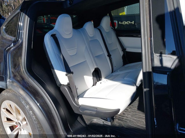 2017 TESLA MODEL X 5YJXCDE4XHF055805 Photo 7