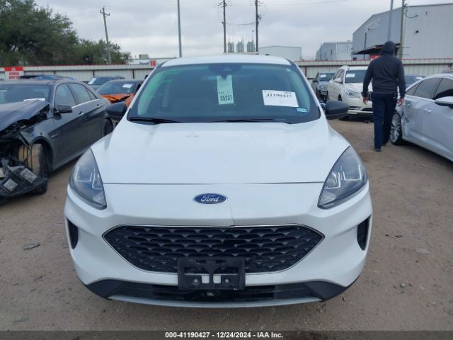 1FMCU0G61NUB98823 Ford ESCAPE SE