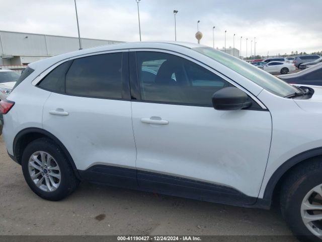 1FMCU0G61NUB98823 Ford ESCAPE SE