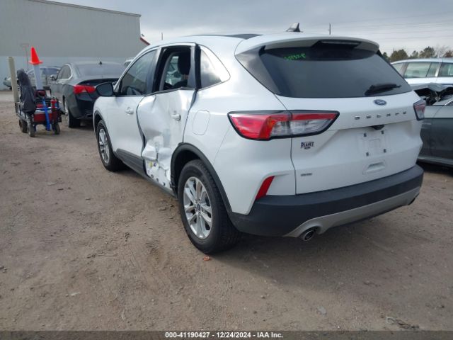 1FMCU0G61NUB98823 Ford ESCAPE SE