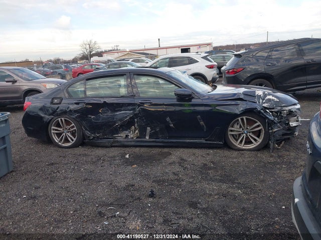 BMW 750i Xdrive 2016 WBA7F2C52GG420941 Image 13