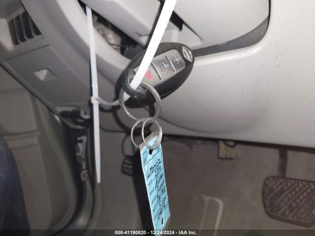 JN8AE2KP3E9104078 Nissan QUEST S