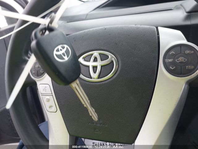 JTDKDTB32G1127035 Toyota Prius C One