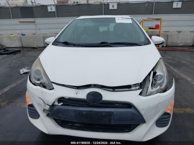 JTDKDTB32G1127035 Toyota Prius C One