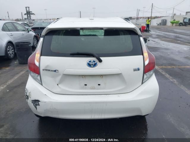 JTDKDTB32G1127035 Toyota Prius C One