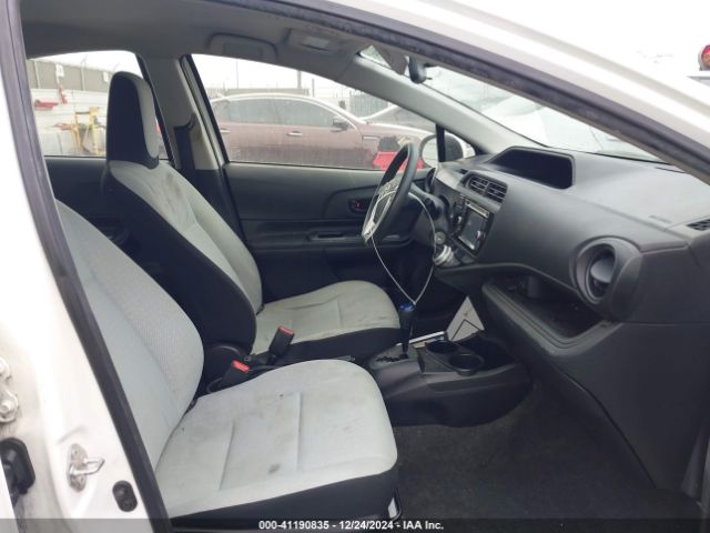 JTDKDTB32G1127035 Toyota Prius C One