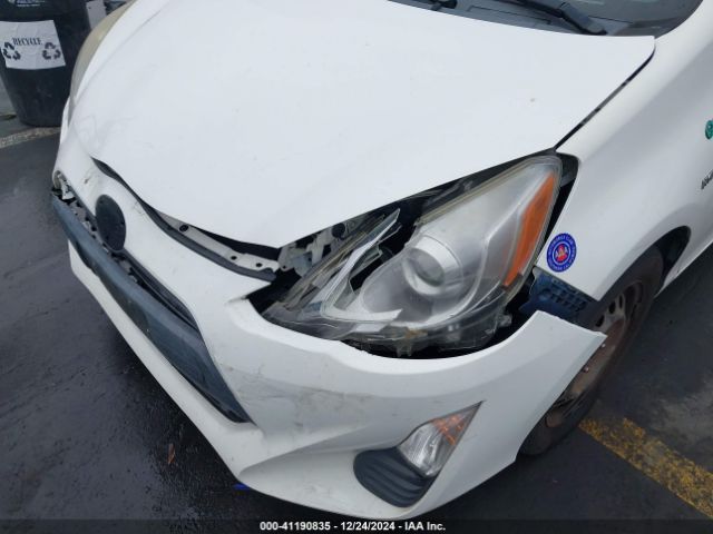 JTDKDTB32G1127035 Toyota Prius C One