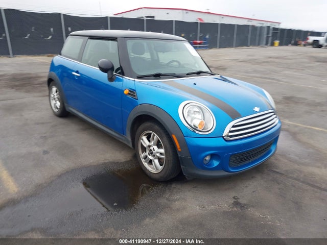2011 MINI COOPER WMWSU3C52BT253082 Photo 0