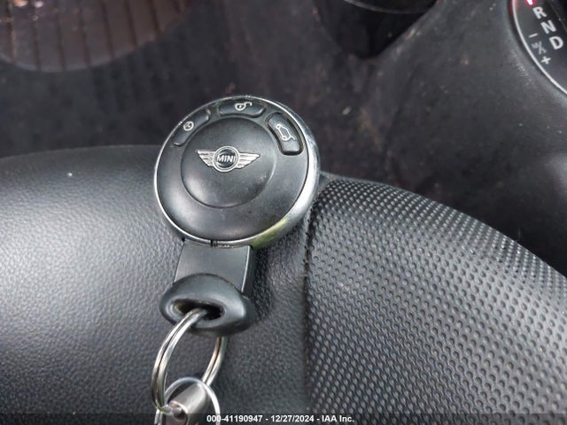 2011 MINI COOPER WMWSU3C52BT253082 Photo 10
