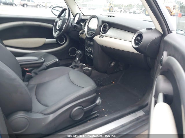2011 MINI COOPER WMWSU3C52BT253082 Photo 4