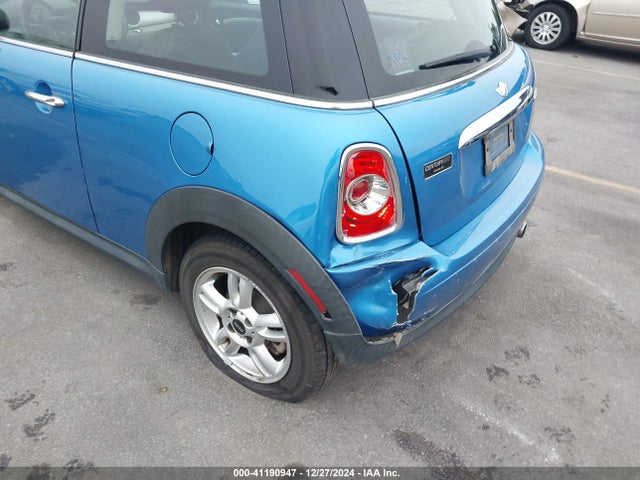 2011 MINI COOPER WMWSU3C52BT253082 Photo 5