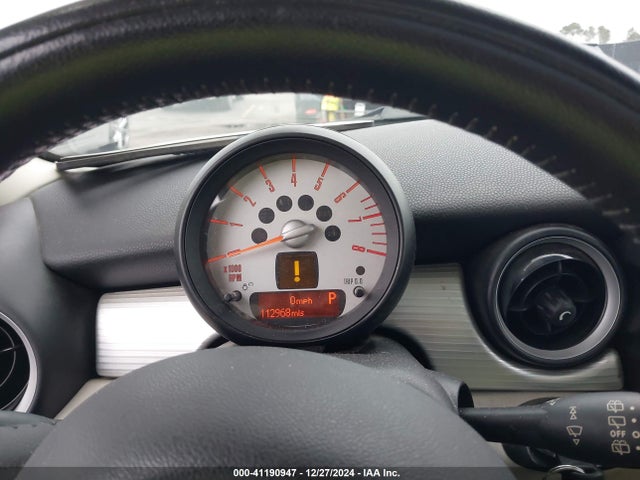 2011 MINI COOPER WMWSU3C52BT253082 Photo 6