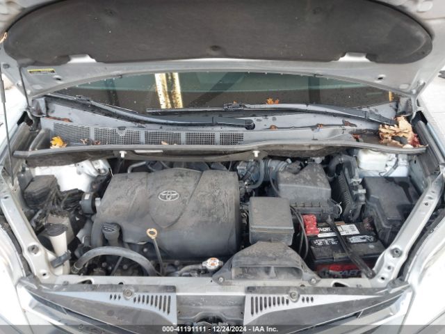 5TDYZ3DC0KS012633 Toyota Sienna Xle 8 Passenger