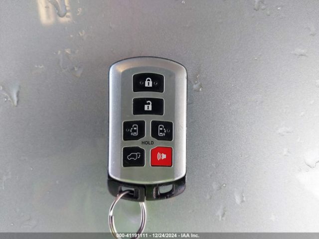 5TDYZ3DC0KS012633 Toyota Sienna Xle 8 Passenger