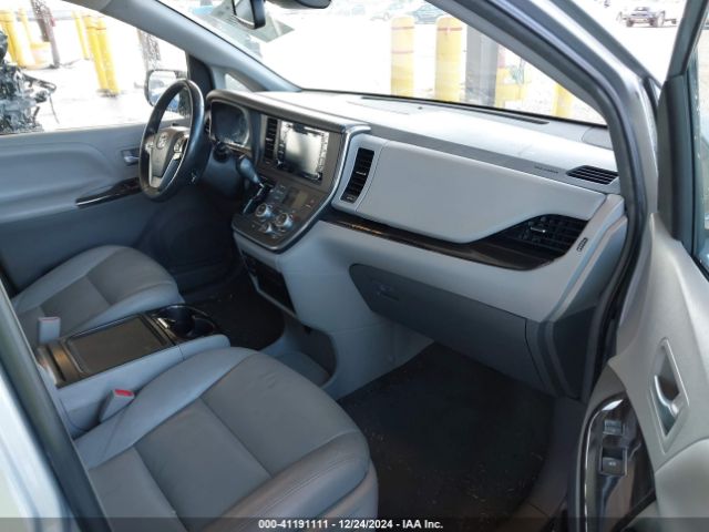 5TDYZ3DC0KS012633 Toyota Sienna Xle 8 Passenger