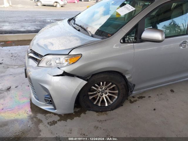 5TDYZ3DC0KS012633 Toyota Sienna Xle 8 Passenger