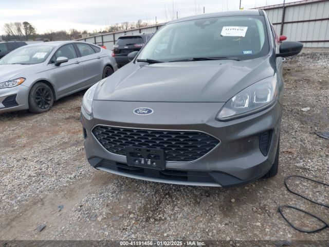 1FMCU0G65NUB32467 Ford ESCAPE SE