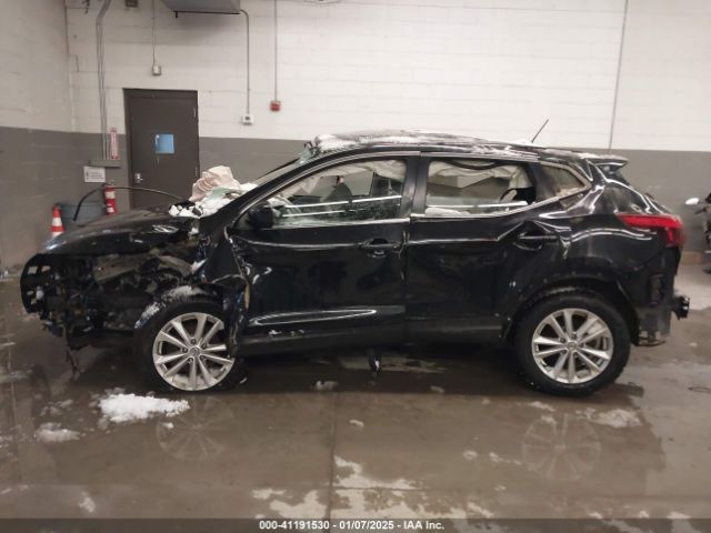 JN1BJ1CR9HW122213 Nissan Rogue Sport S