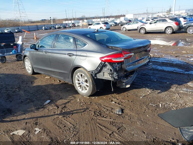 3FA6P0HD8LR257009 Ford FUSION SE