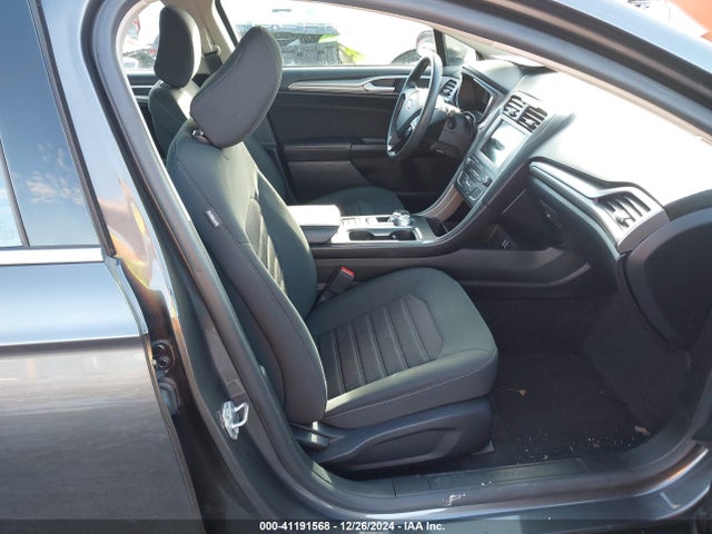3FA6P0HD8LR257009 Ford FUSION SE
