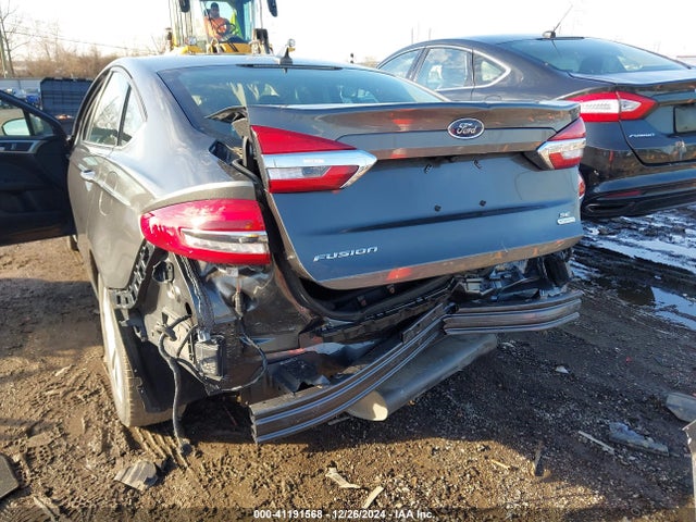 3FA6P0HD8LR257009 Ford FUSION SE