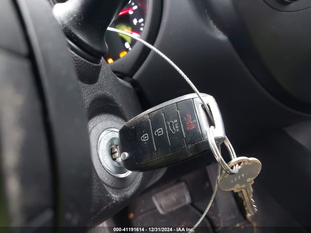 KIA SOUL + 2014 KNDJP3A52E7067726 Image 11