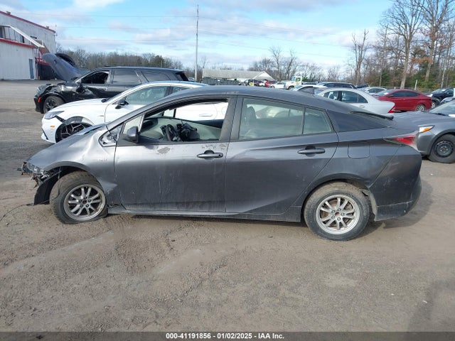 Toyota Prius Two 2016 JTDKBRFU8G3004985 Image 14
