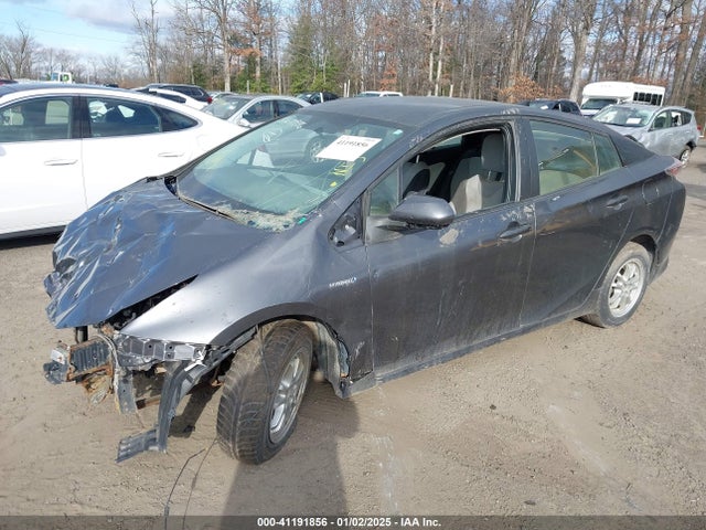 Toyota Prius Two 2016 JTDKBRFU8G3004985 Image 2