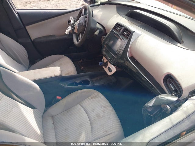 Toyota Prius Two 2016 JTDKBRFU8G3004985 Image 5
